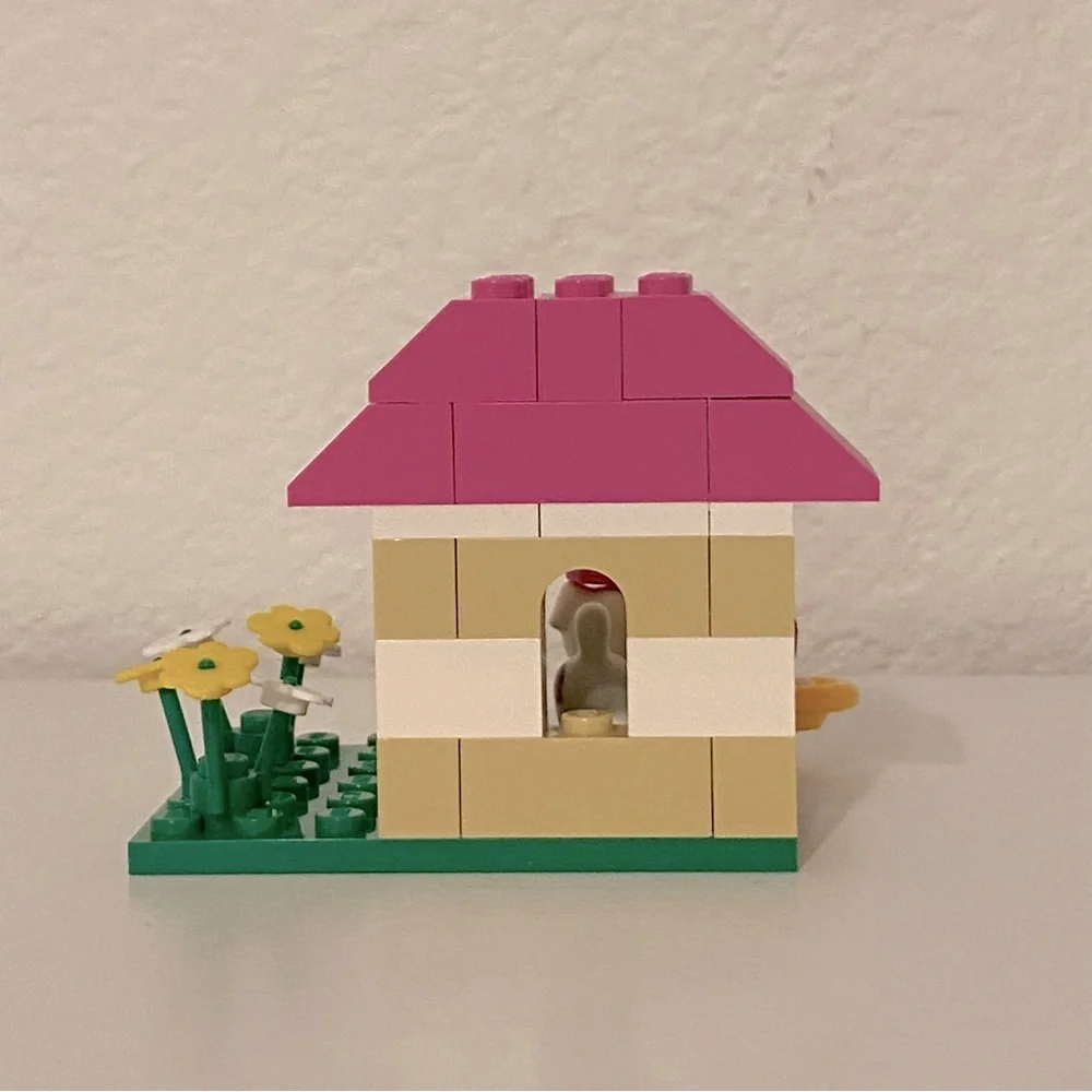 LEGO Friends #3934 Mia’s Puppy House 2012 Retired Set (Pre-Owned)